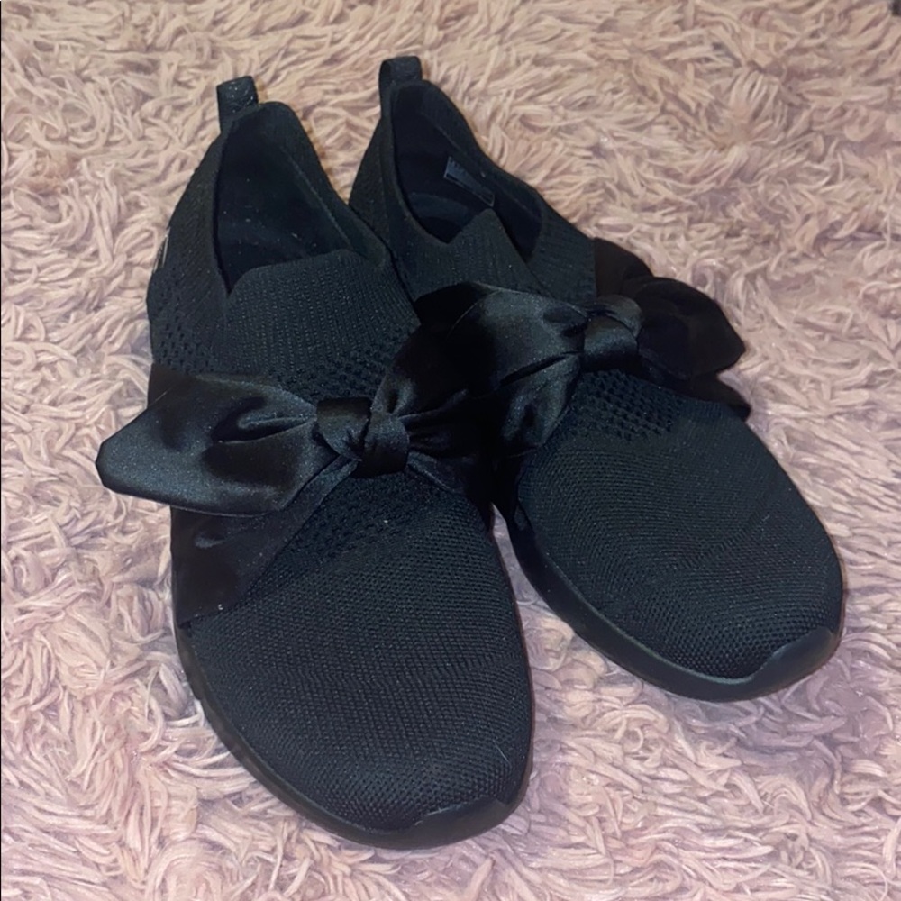 Skechers Women's BOBS Sport Squad Bow Sneaker